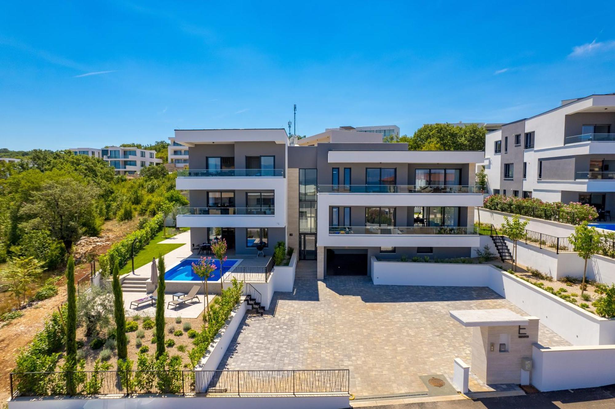 Hadrie Luxury And Penthouse De